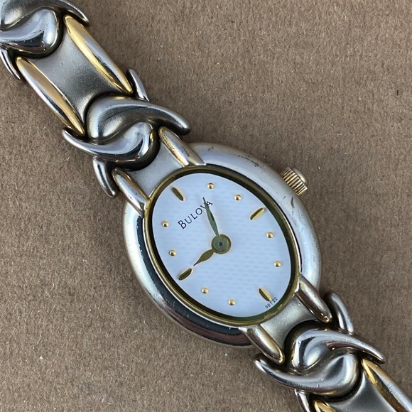 Vintage Bulova Infinity Link Sweet Heart Watch main image 7